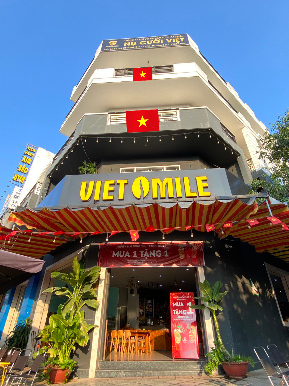 Ưu Đãi Lớn Mừng 30/4 - 1/5: Mua 1 Tặng 1 Tại VietSmile Coffee